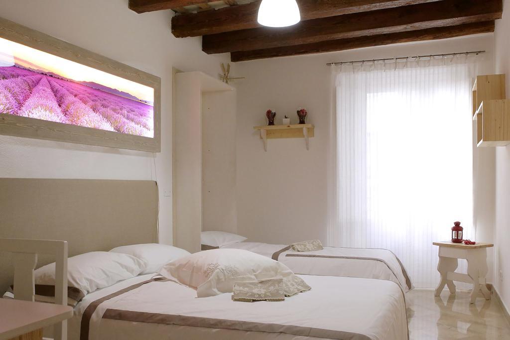 Appartamento Alla Corte Dei Misteri Trapani Exteriör bild